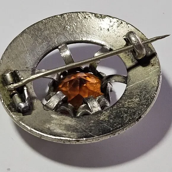 VINTAGE SCOTTISH KILT PIN BROOCH w/ GOLDEN Brown STONE Silver Tone